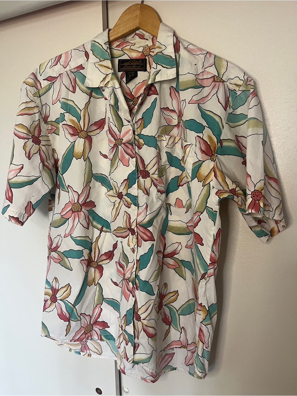 Eddie Bauer Cream Floral Short-Sleeve Button-Up Shirt